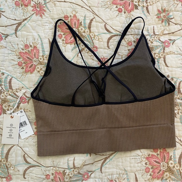 Good American | Womens Strappy Sports Bra in Color Camel NWT - Picture 5 of 8